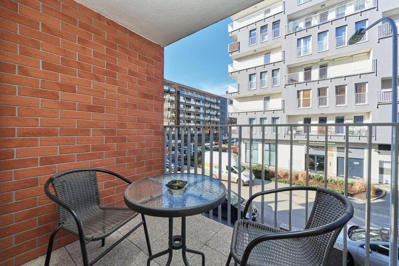 Dmowskiego Kępa Mieszczańska By Renters * Wrocław