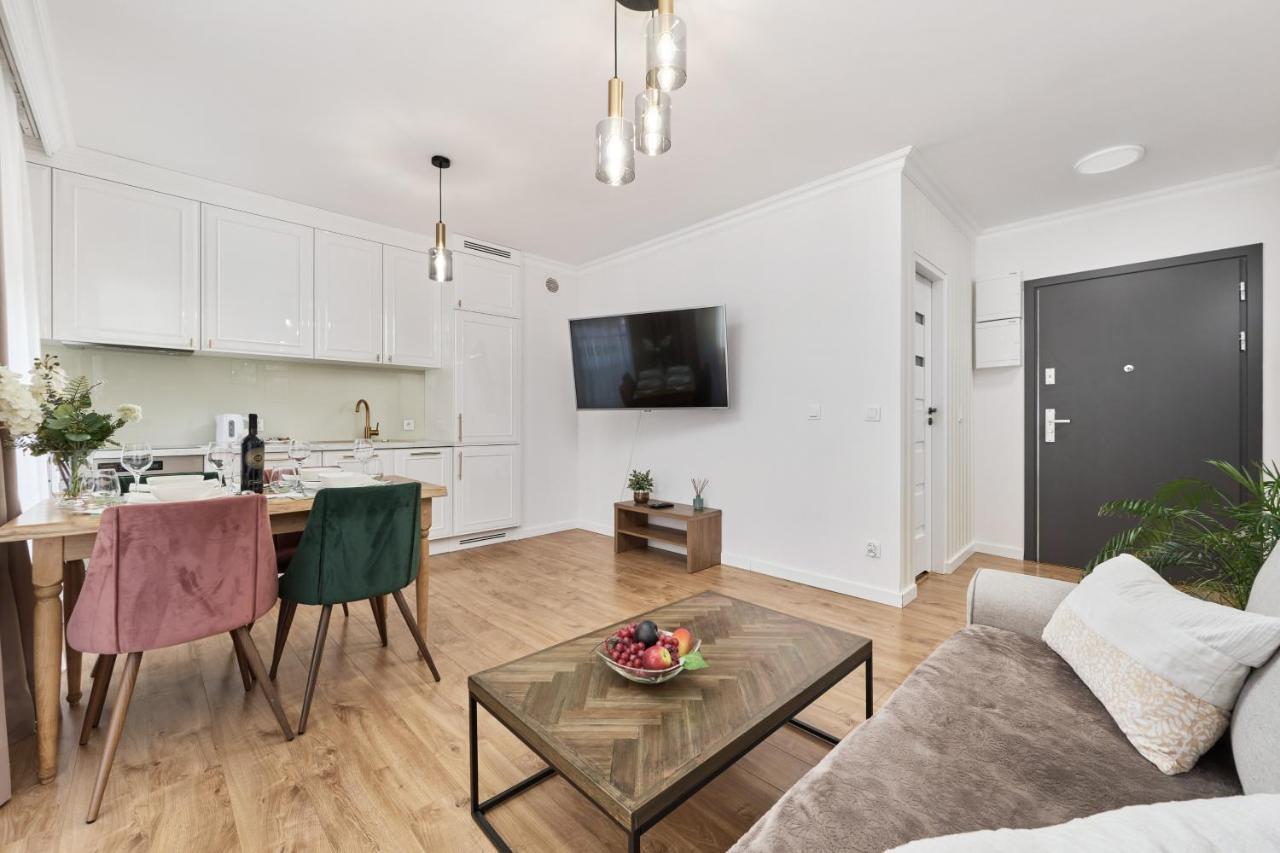 Dmowskiego Kępa Mieszczańska By Renters * Wrocław